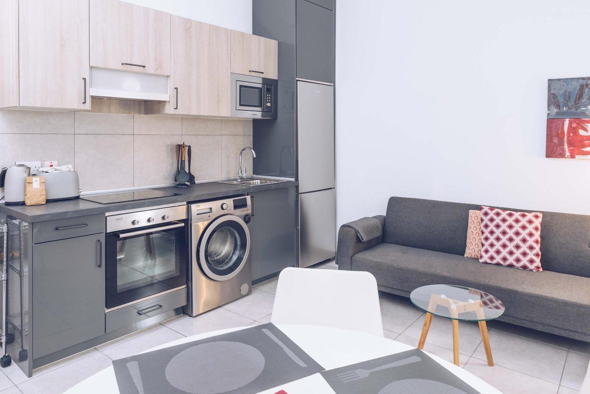 2Br And 2Ba In The Zoko Cozy And Convenient Lejlighed Gibraltar Eksteriør billede