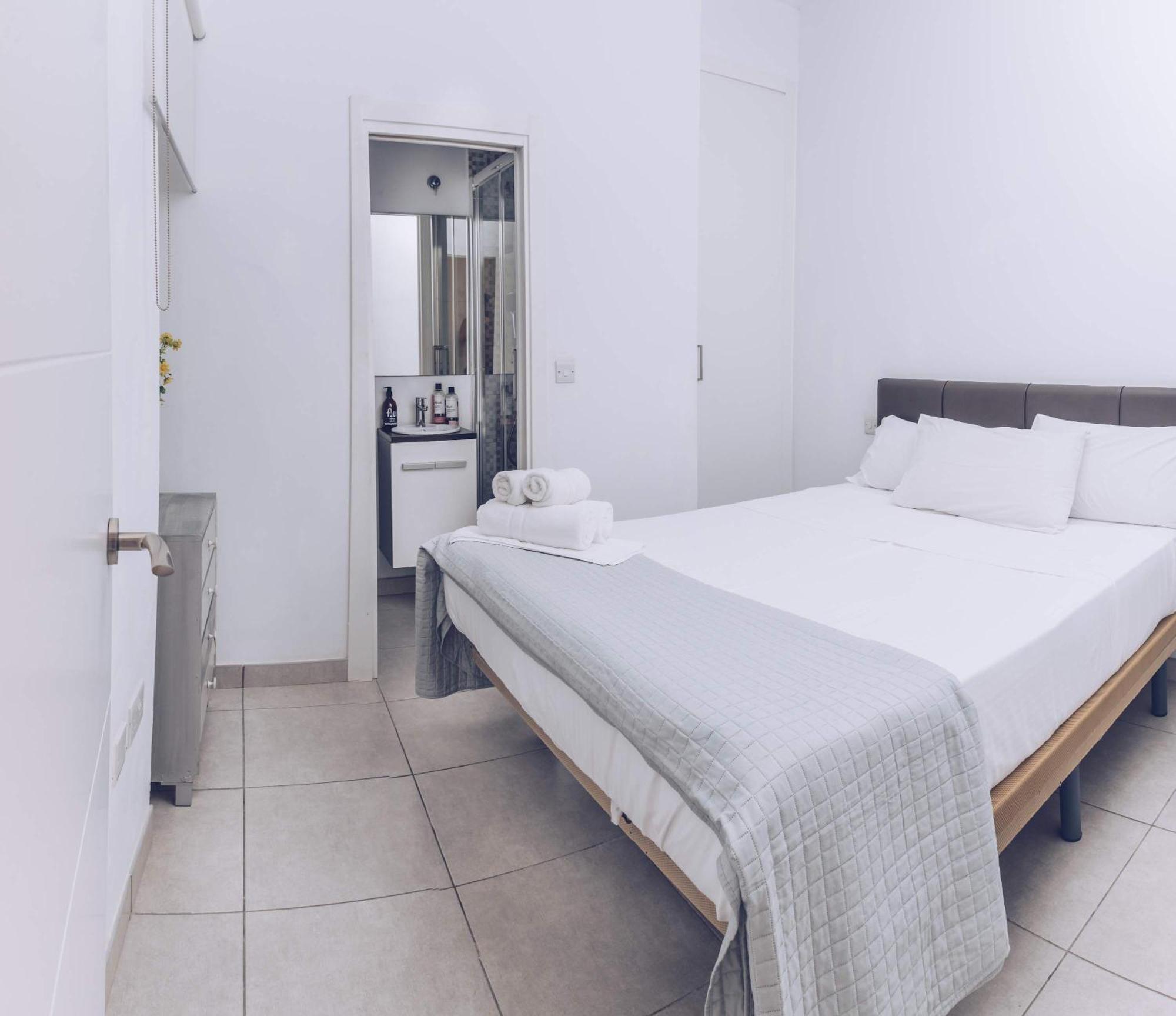 2Br And 2Ba In The Zoko Cozy And Convenient Lejlighed Gibraltar Eksteriør billede