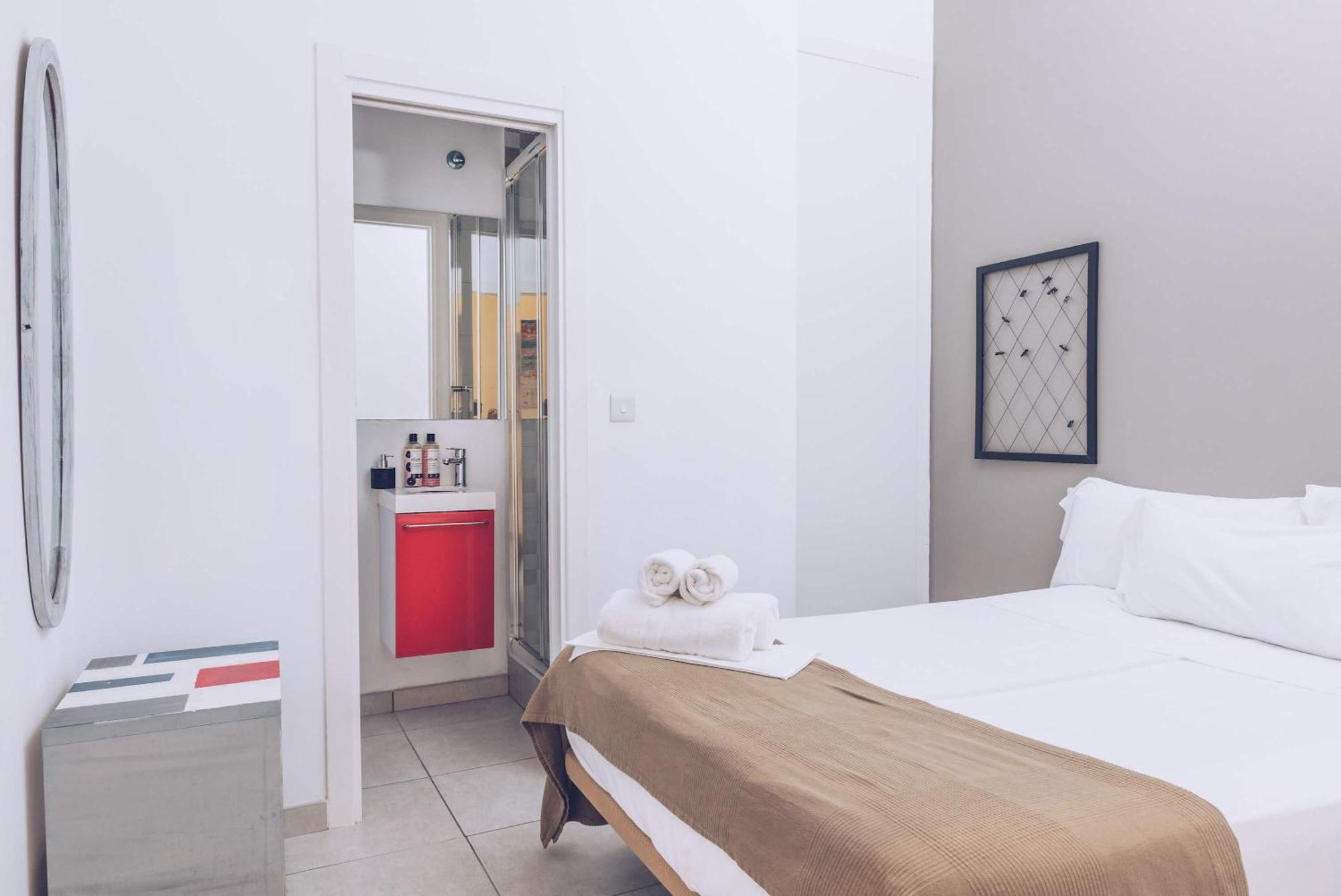 2Br And 2Ba In The Zoko Cozy And Convenient Lejlighed Gibraltar Eksteriør billede