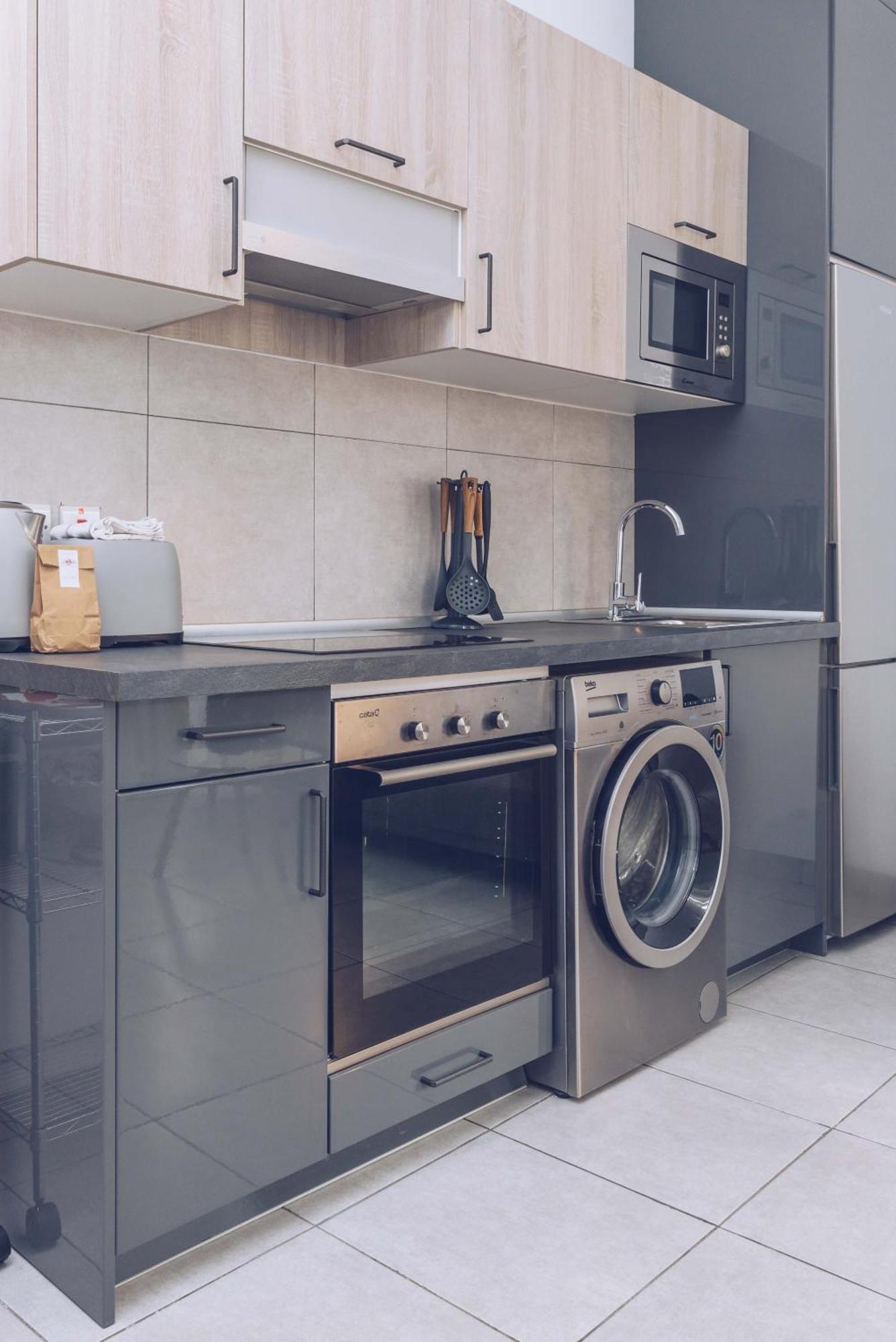 2Br And 2Ba In The Zoko Cozy And Convenient Lejlighed Gibraltar Eksteriør billede