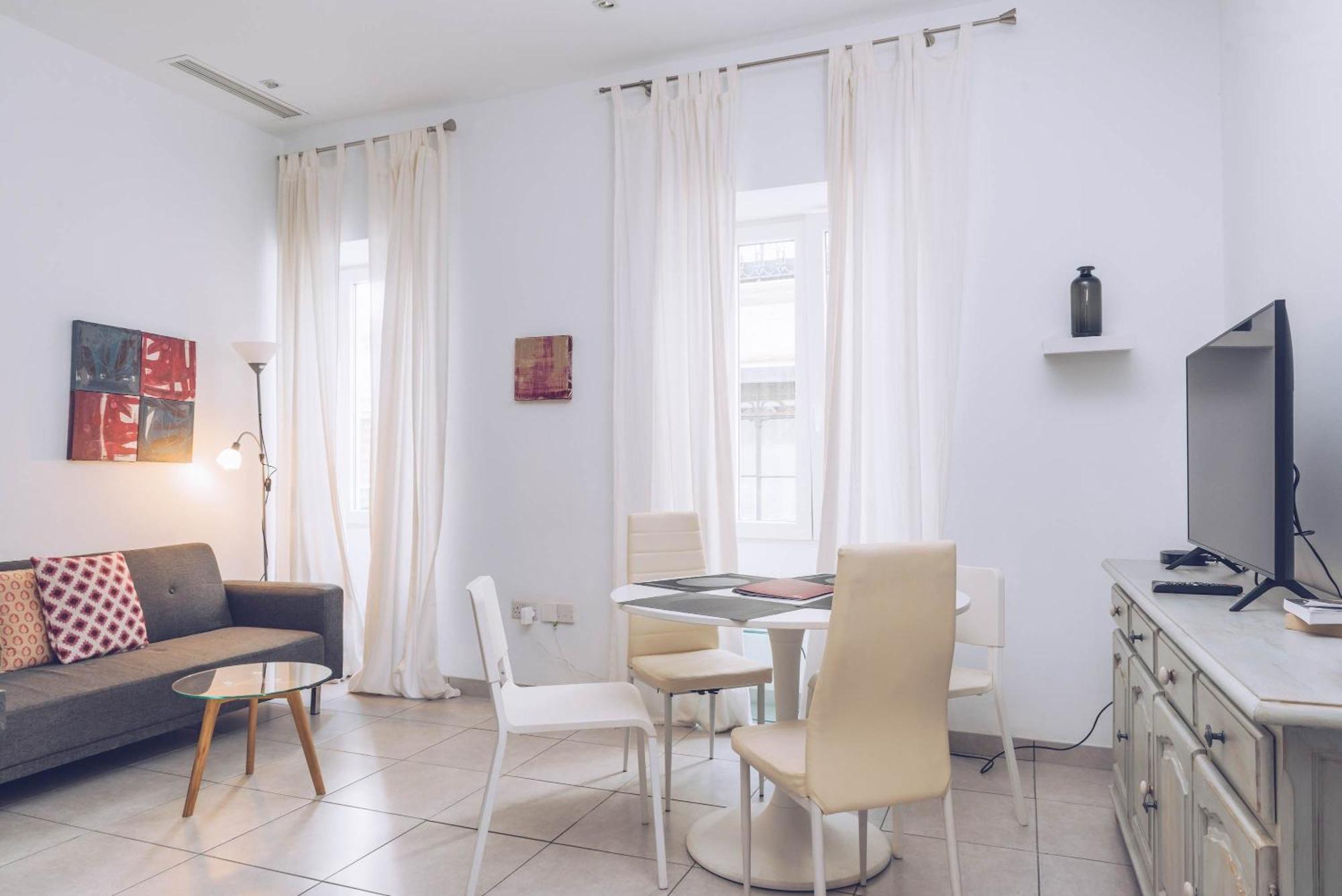 2Br And 2Ba In The Zoko Cozy And Convenient Lejlighed Gibraltar Eksteriør billede