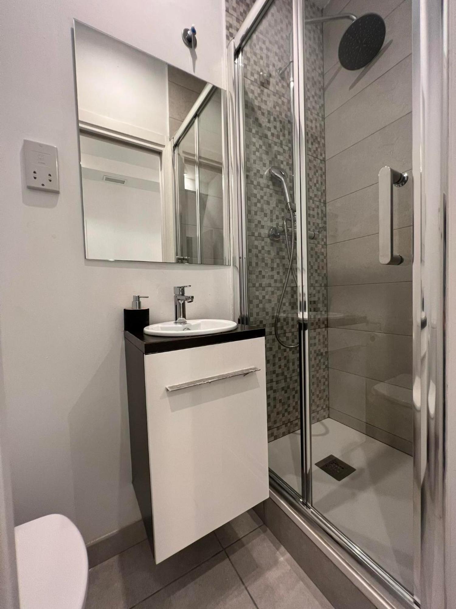 2Br And 2Ba In The Zoko Cozy And Convenient Lejlighed Gibraltar Eksteriør billede